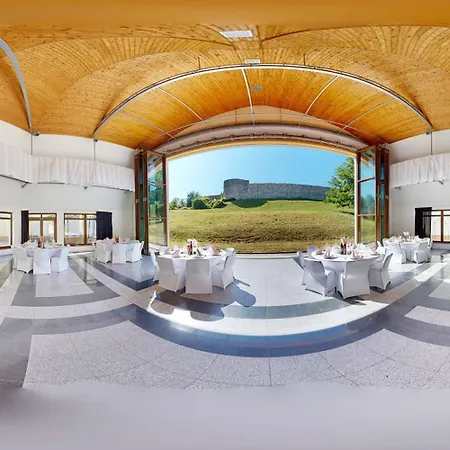 Hradna Brana Готель